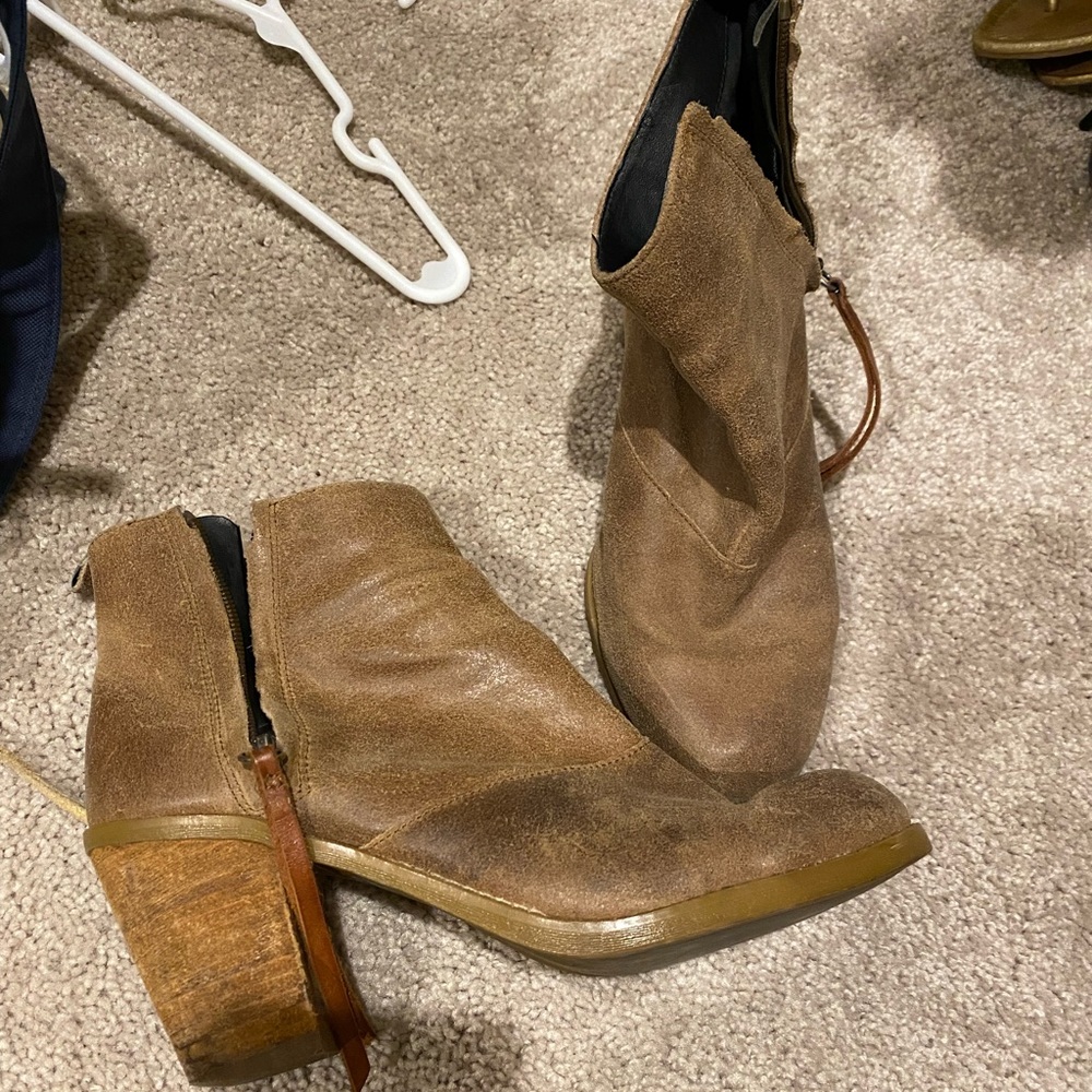 Dolce vita tan booties